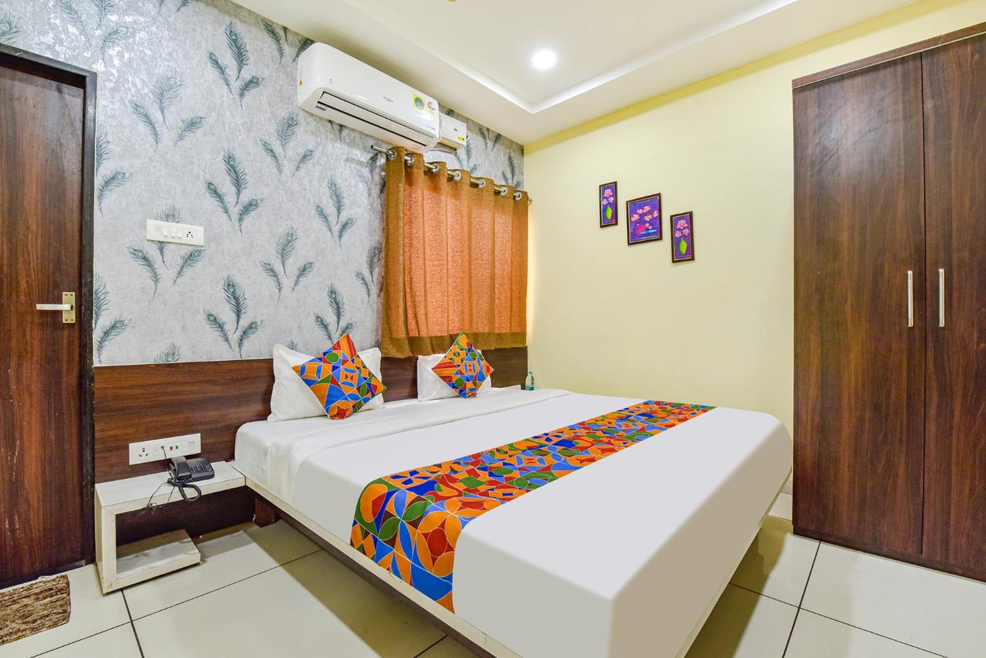 Fabexpress A2 And Restro Otel Indore Dış mekan fotoğraf