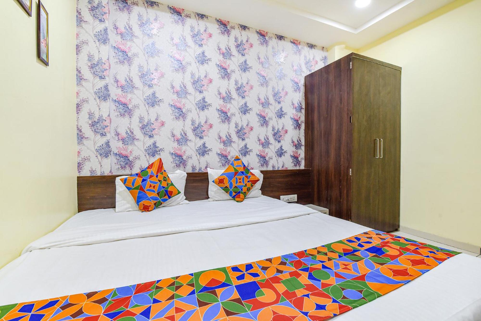 Fabexpress A2 And Restro Otel Indore Dış mekan fotoğraf