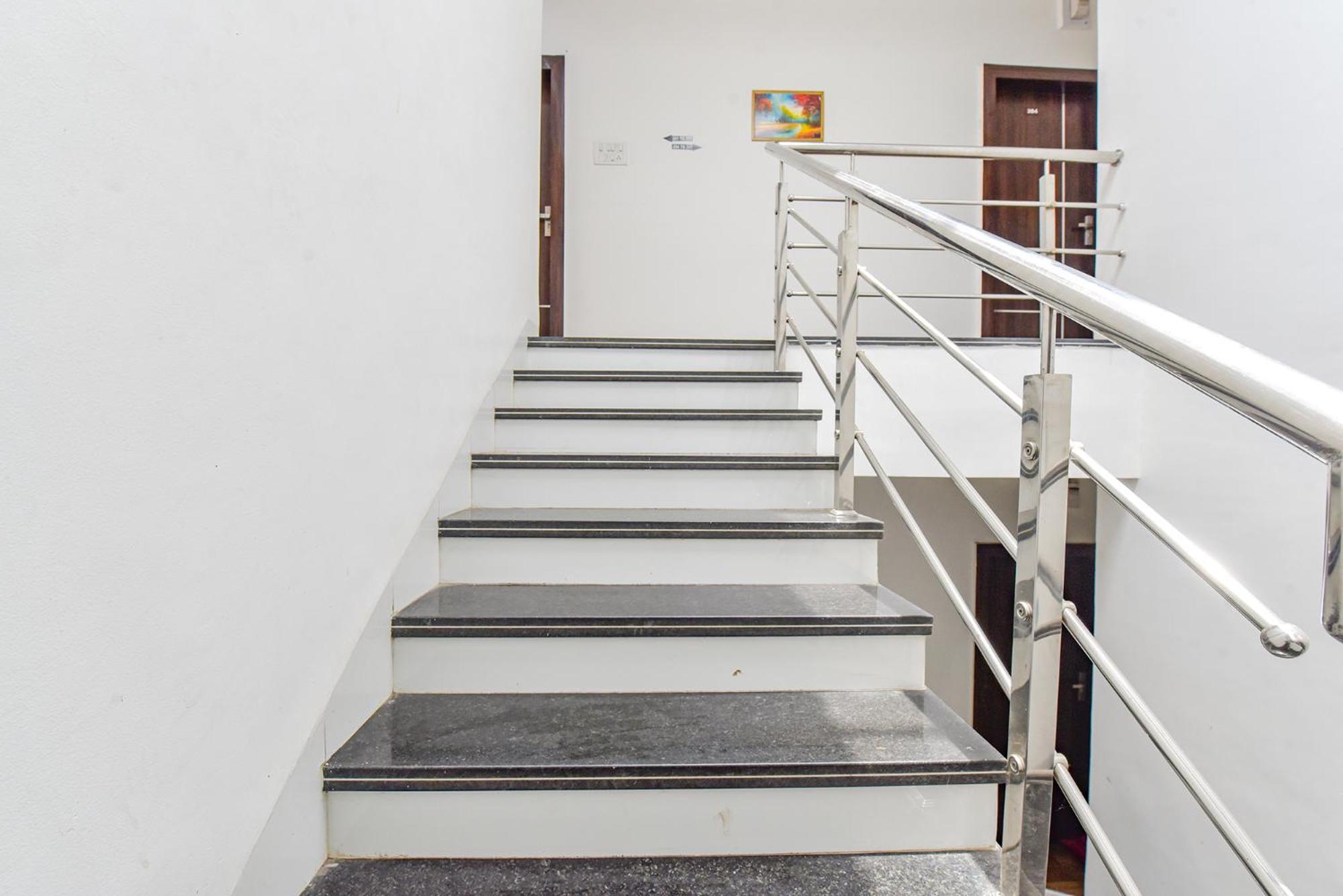 Fabexpress A2 And Restro Otel Indore Dış mekan fotoğraf